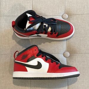 Jordan 1 Mid PS